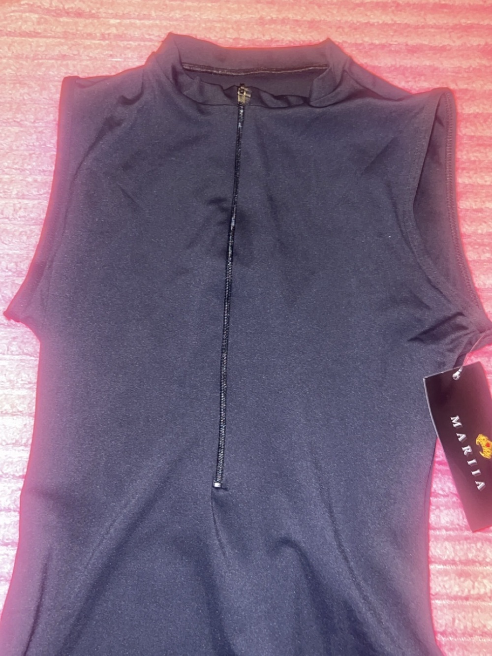 Sleeveless Front-Zip One-Piece Swimsuit in Black - Picture 3 of 10